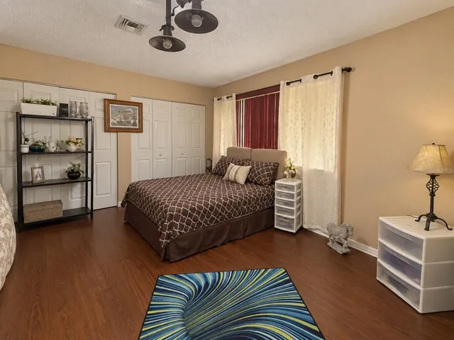 virtually stage