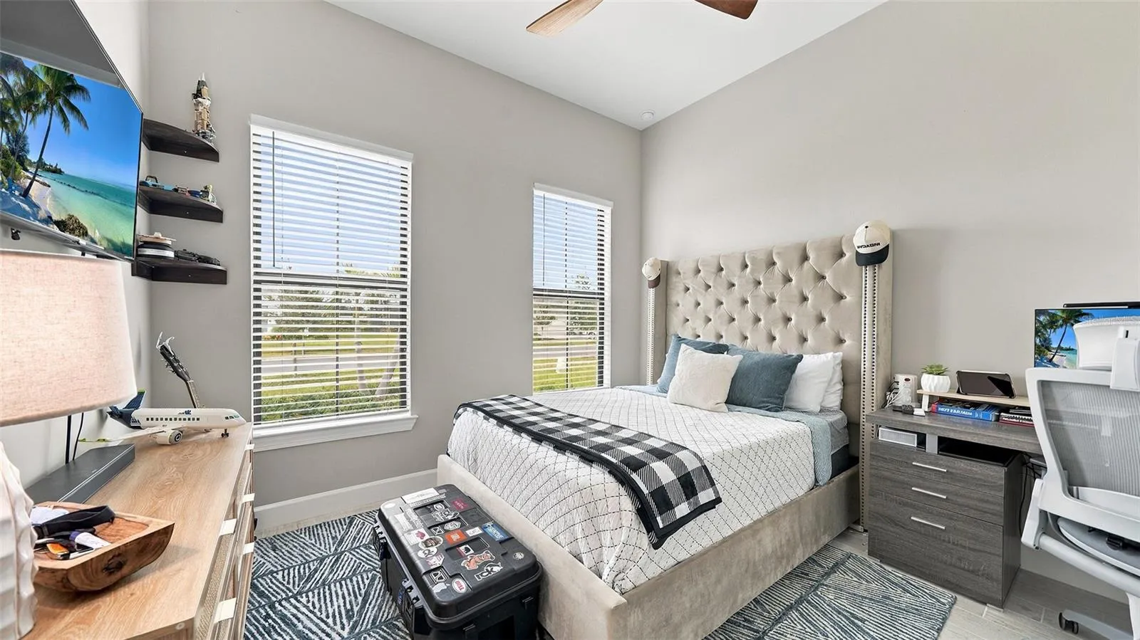 2nd bedroom