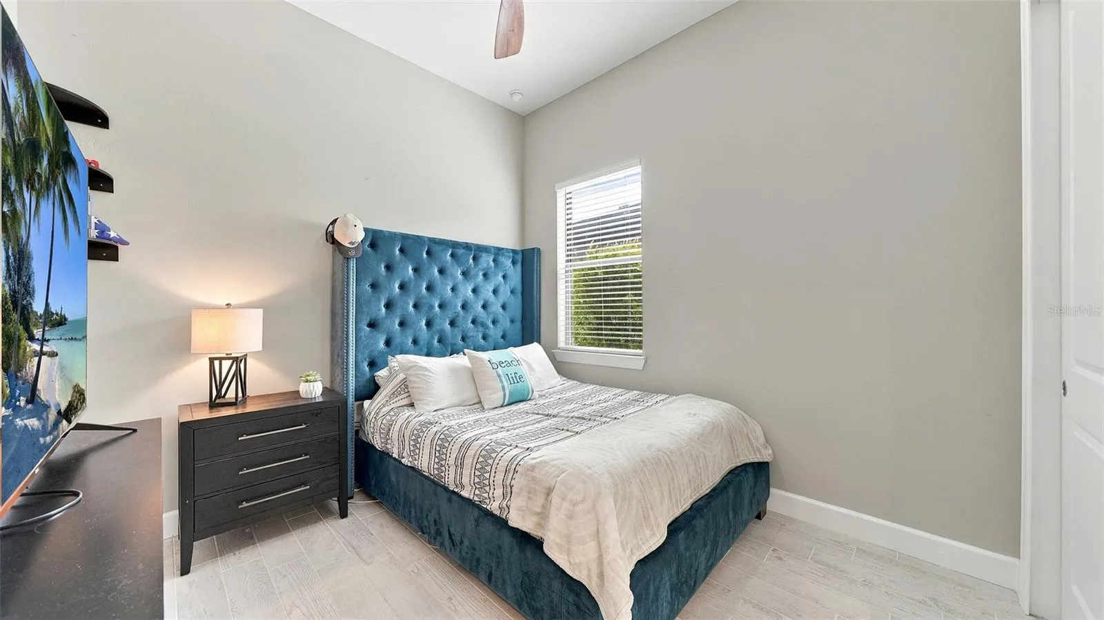 Third bedroom suite