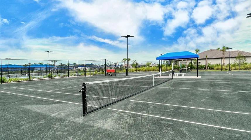 2 tennis courts