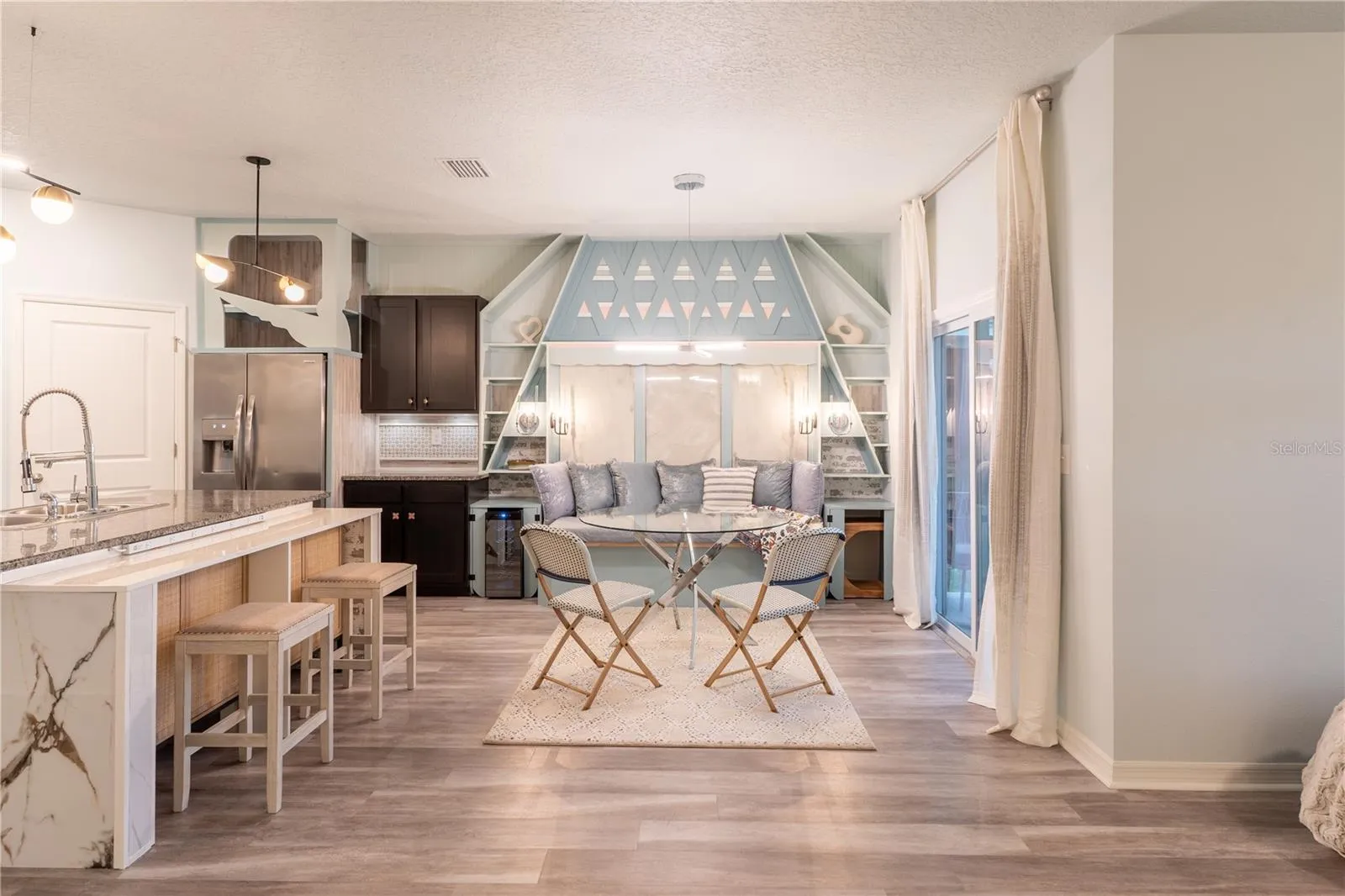 Breakfast nook