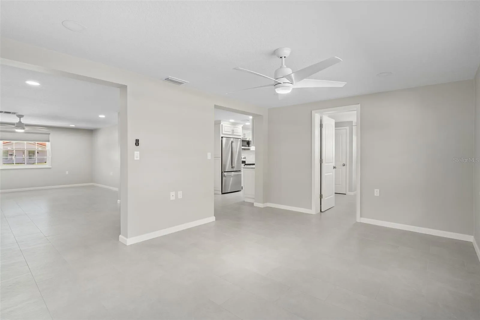 Bonus room with access to back guest bedroom
