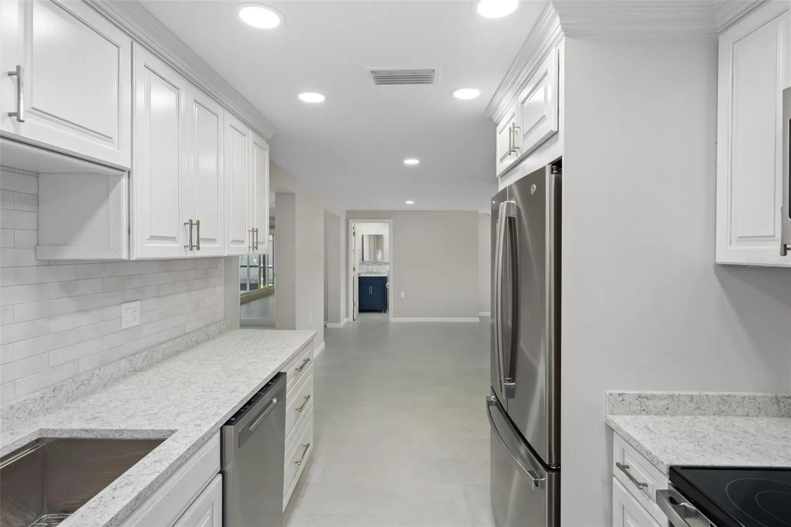 BRAND NEW KITCHEN, BRAND NEW APPLIANCES