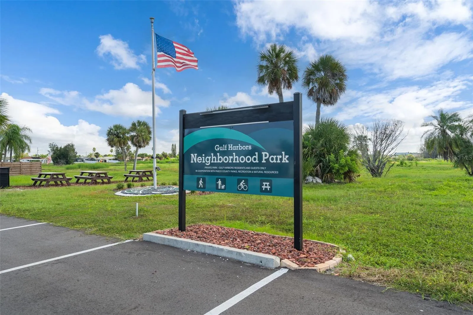 Gulf Harbors Neighborhood Park- sign