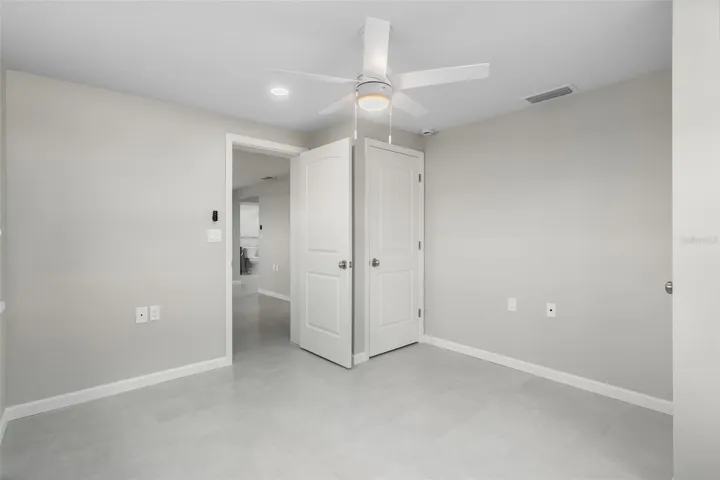 Back guest bedroom