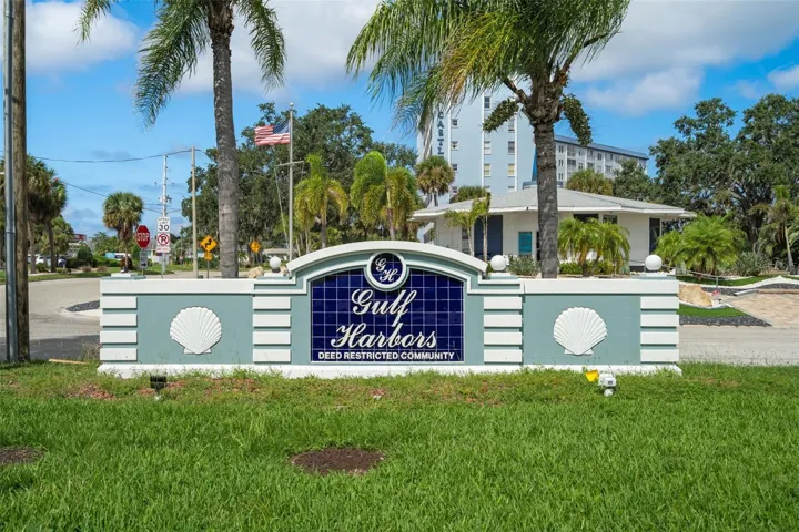 Gulf Harbors Sign