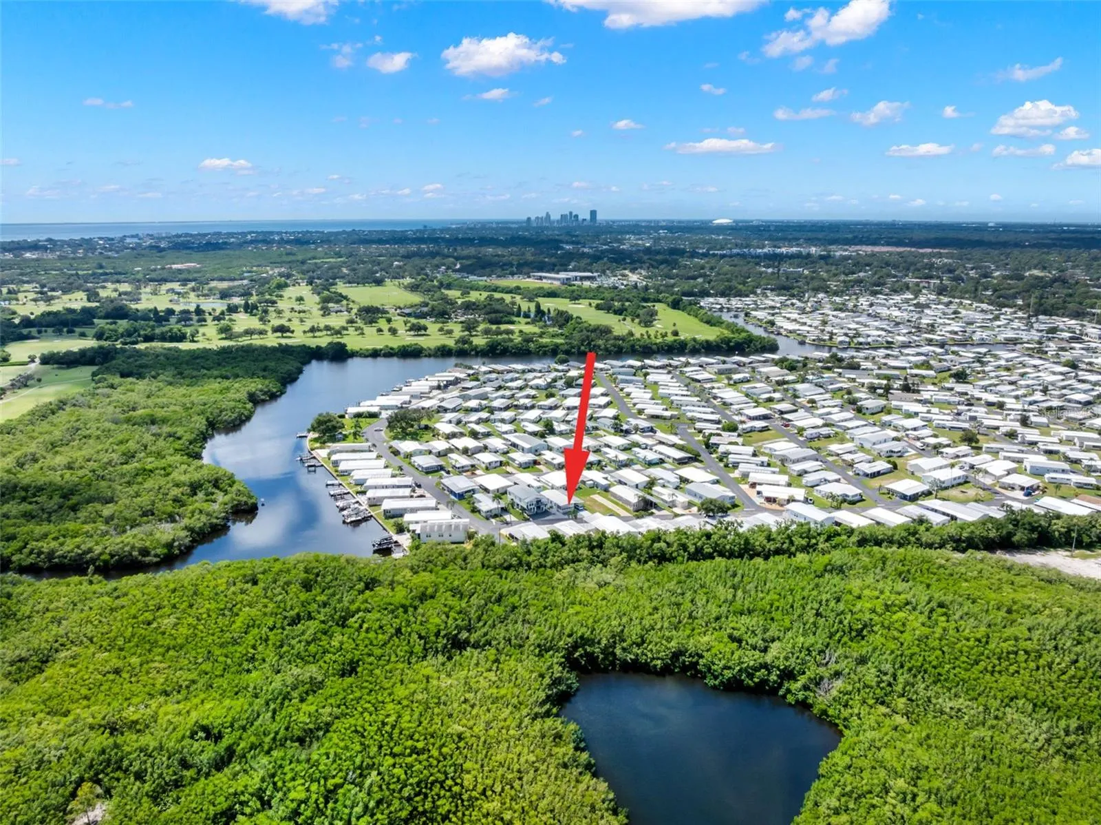 Downtown St Petersburg only 10 mins away!