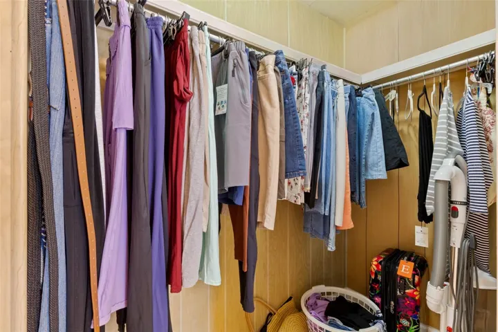 walk in closet