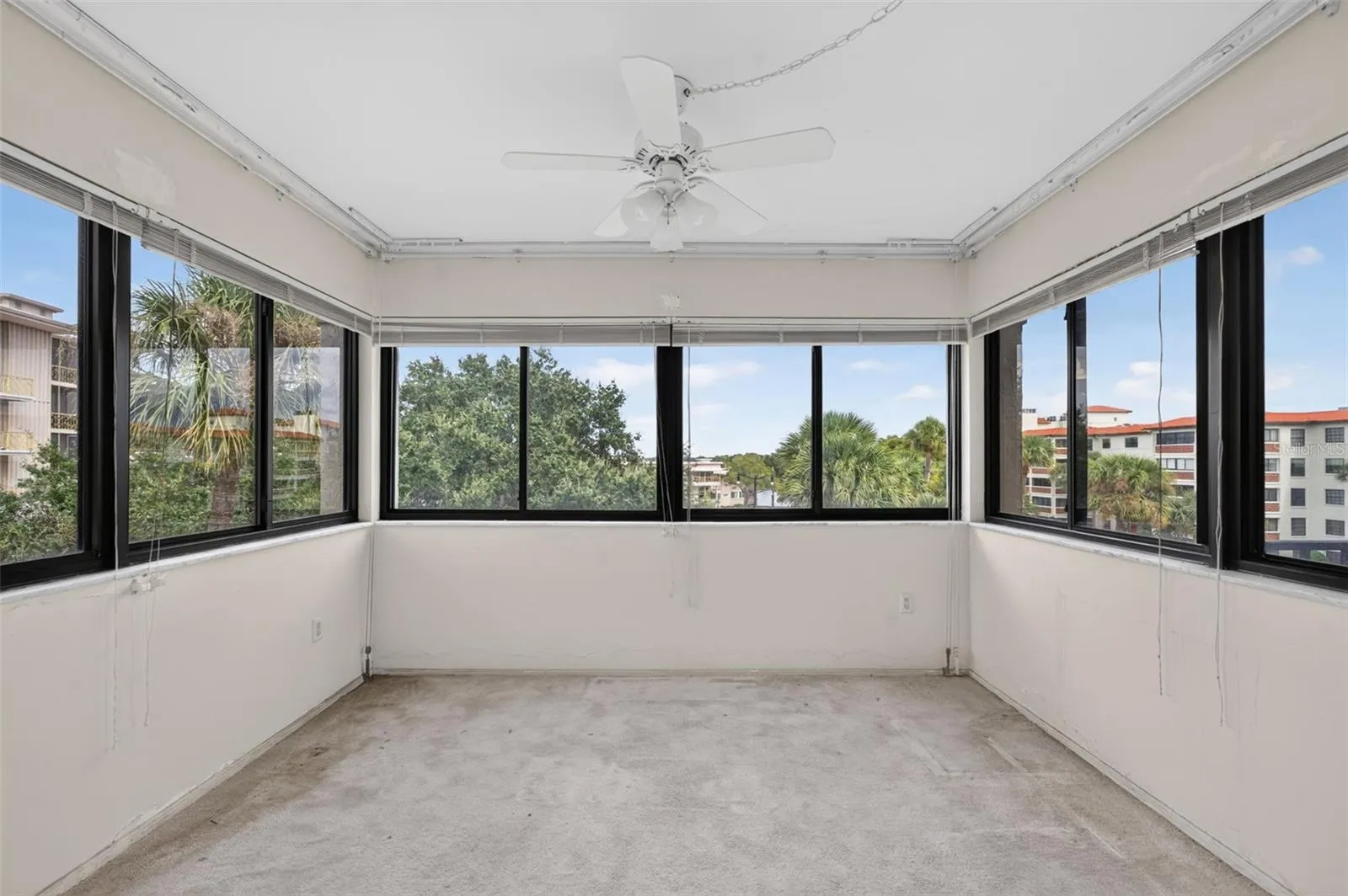 Sun room off third bedroom/den