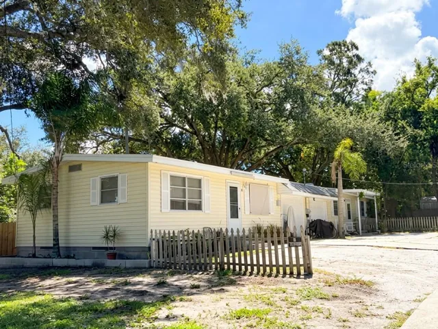 Huge Opportunity! Duplex in Largo.