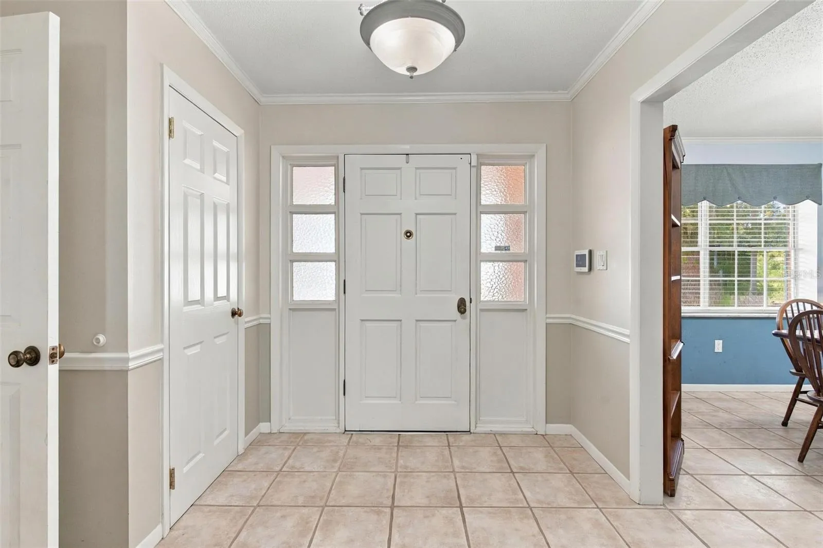 Interior entryway