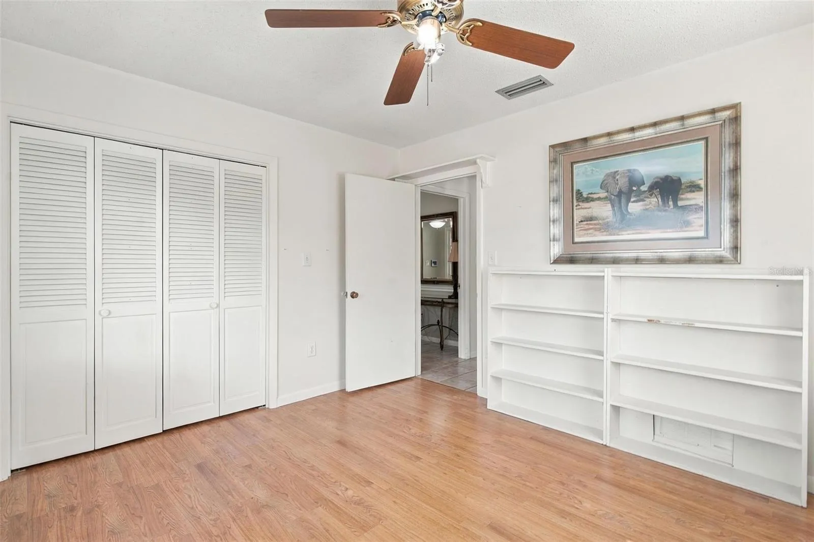 Bedroom 2 with built-in closet
