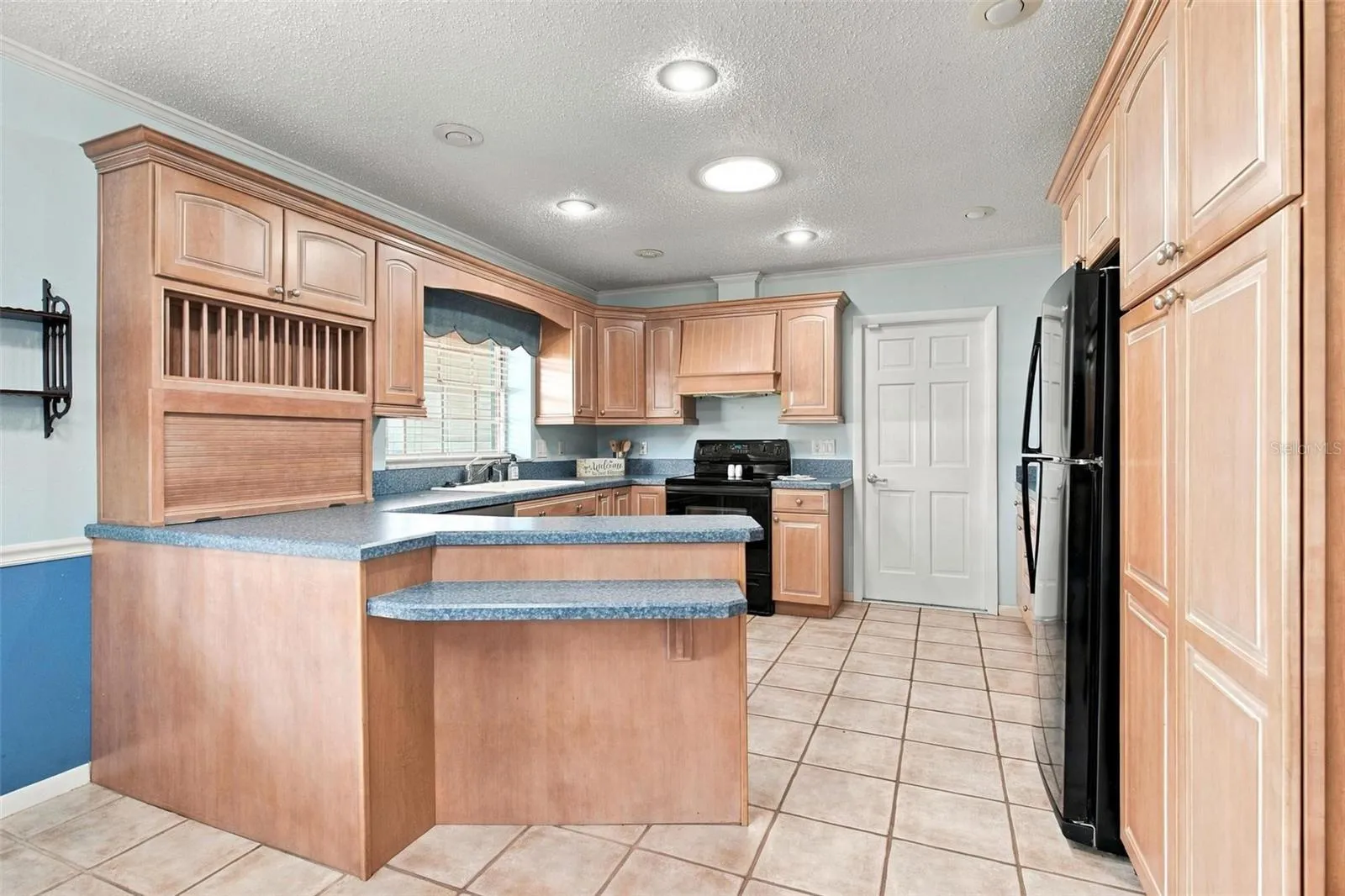 Kitchen with appliances