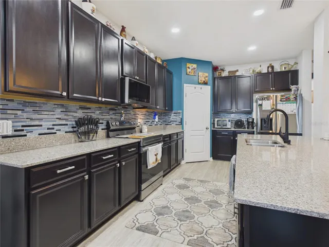 Kitchen/breakfast nook