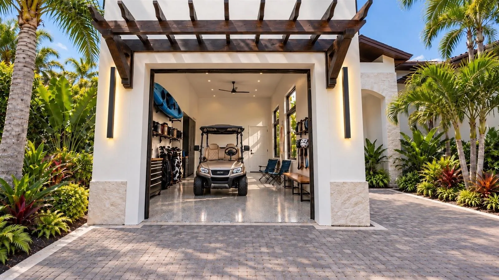 Garage, with virtual staging
