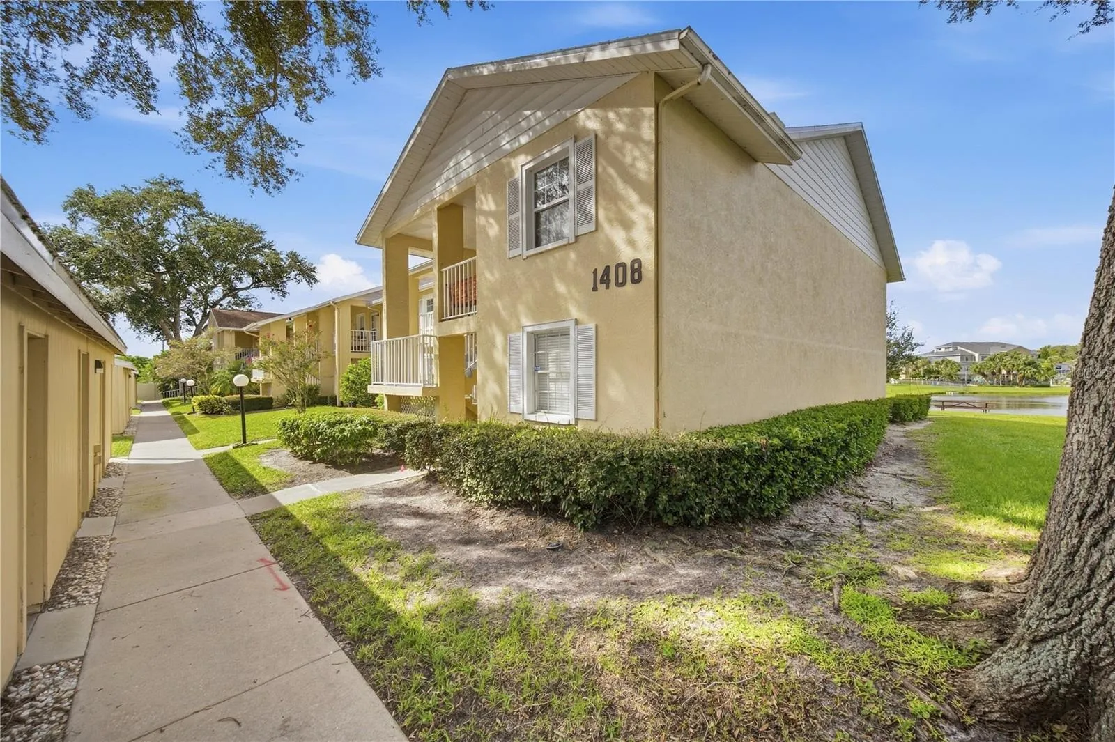 CONDO SIDE