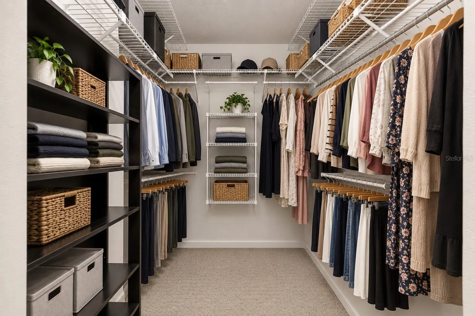 PRIMARY CLOSET VIRTUAL STAGING