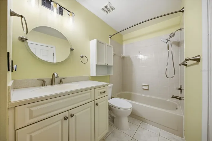 BATHROOM 2