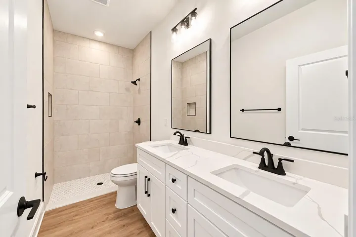 Guest bathroom #1