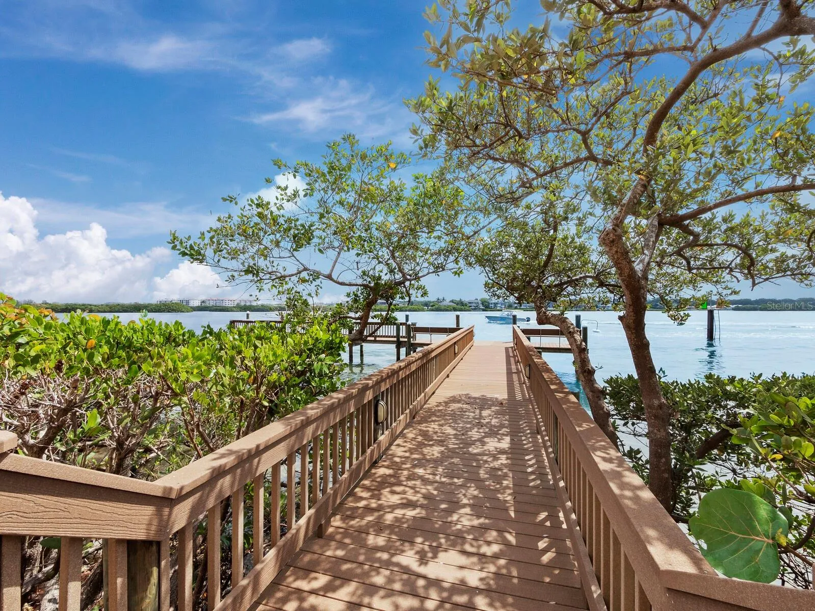 Fishing pier/day dock