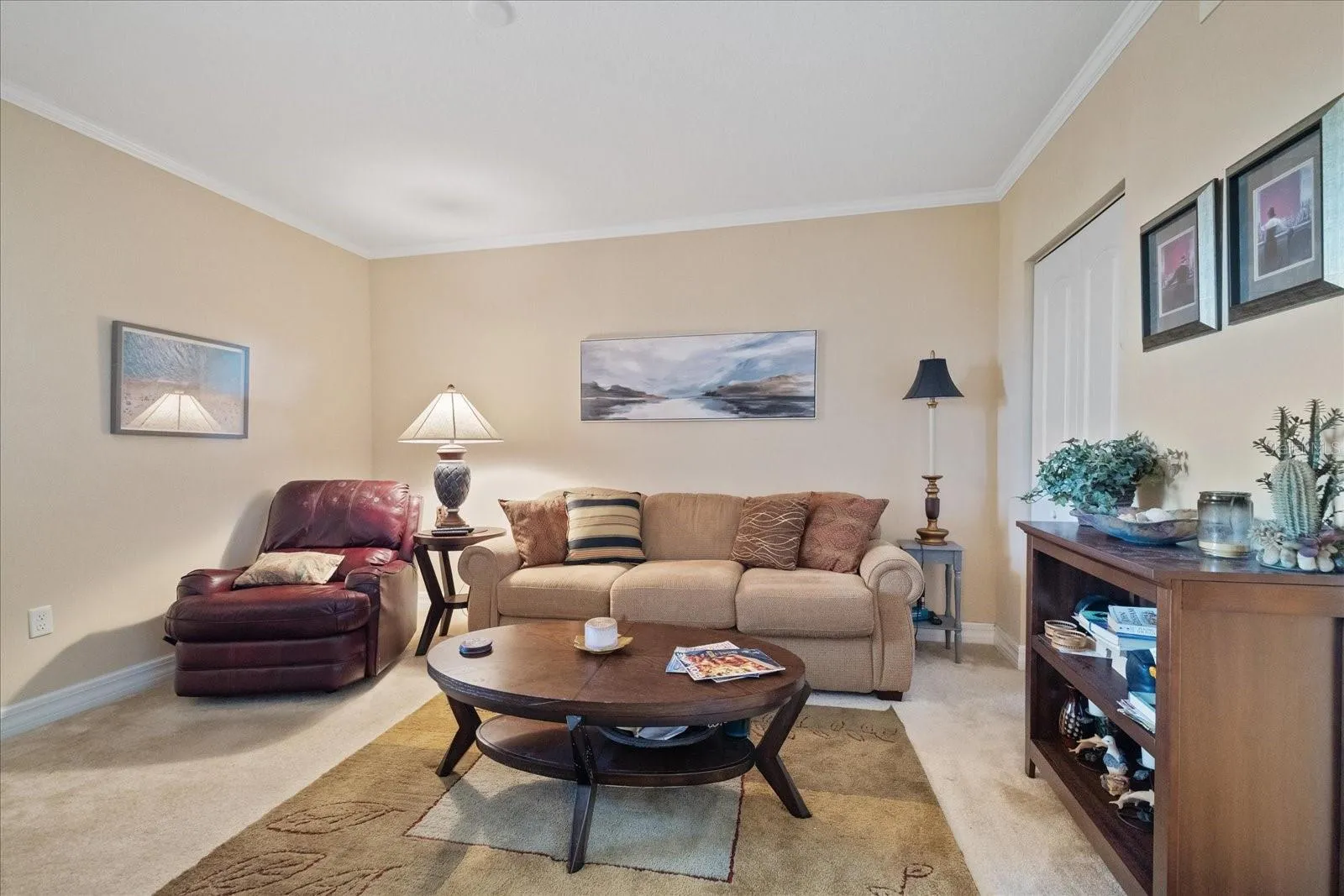 2nd bedroom/office with large walk in closet