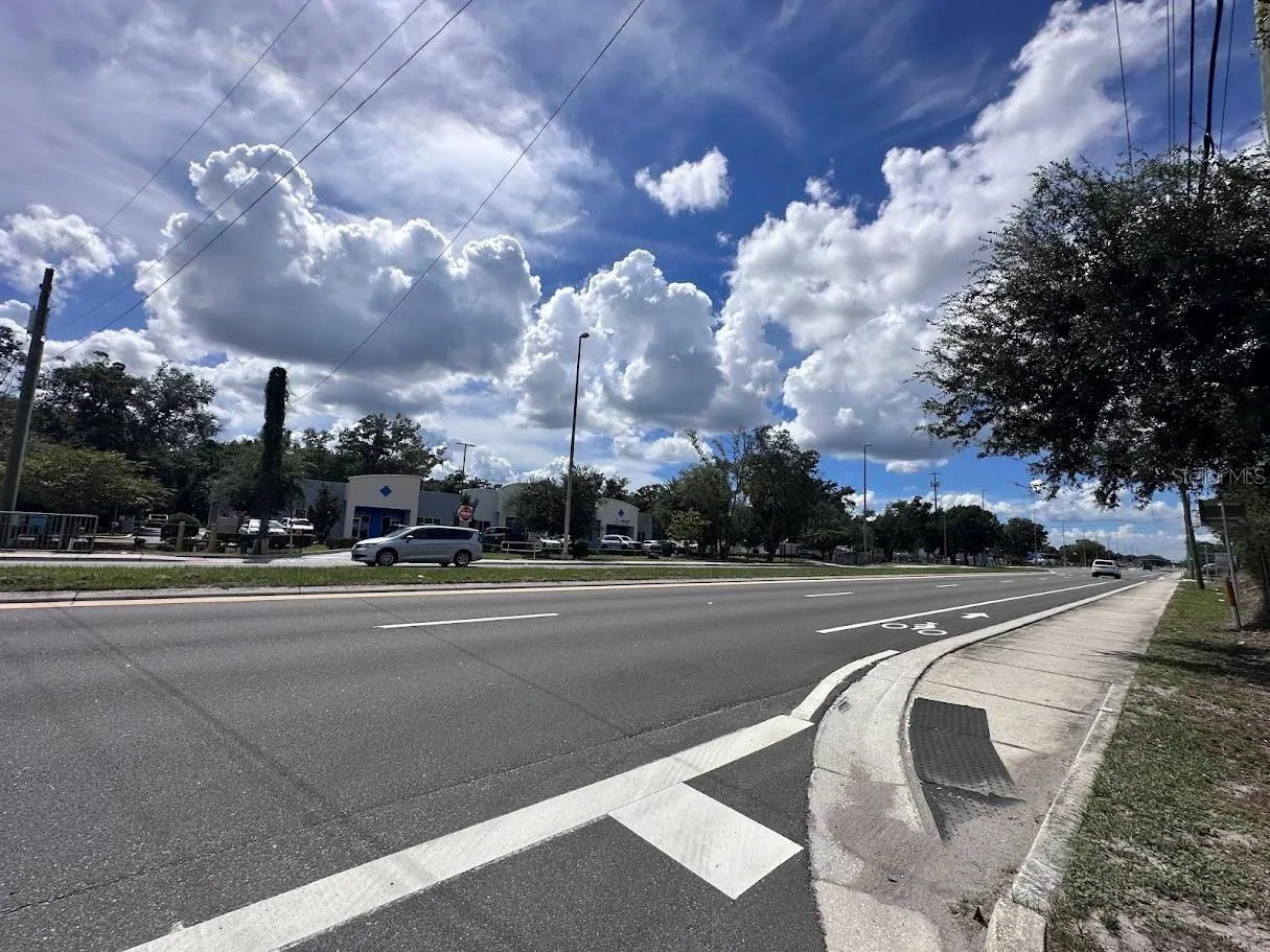 Causeway Blvd