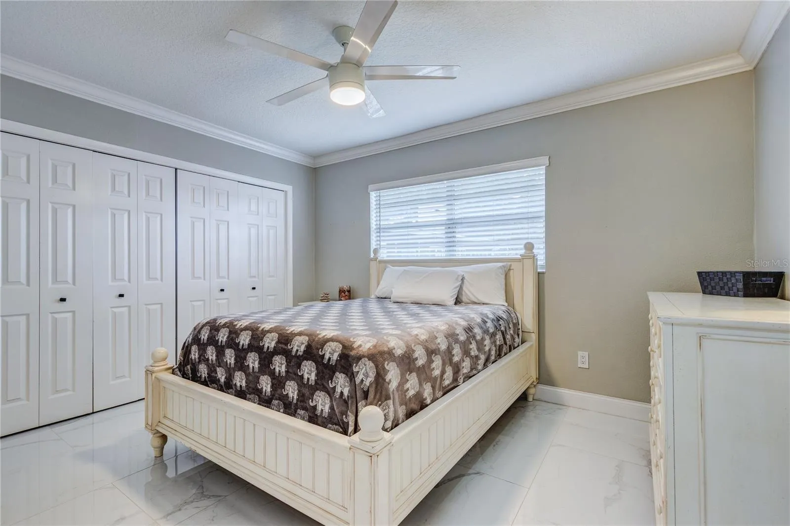 Guest bedroom