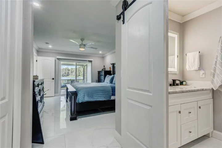 Owners retreat with bath ensuite