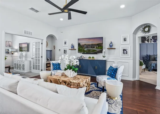 Living area w/Wainscotting