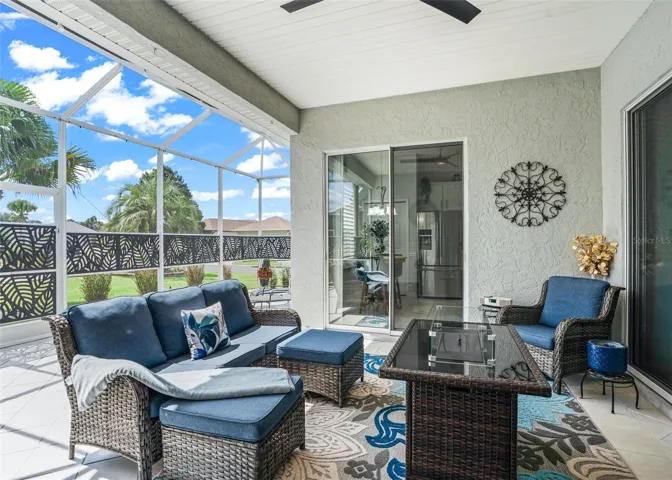 Lanai w/access to Kitchen