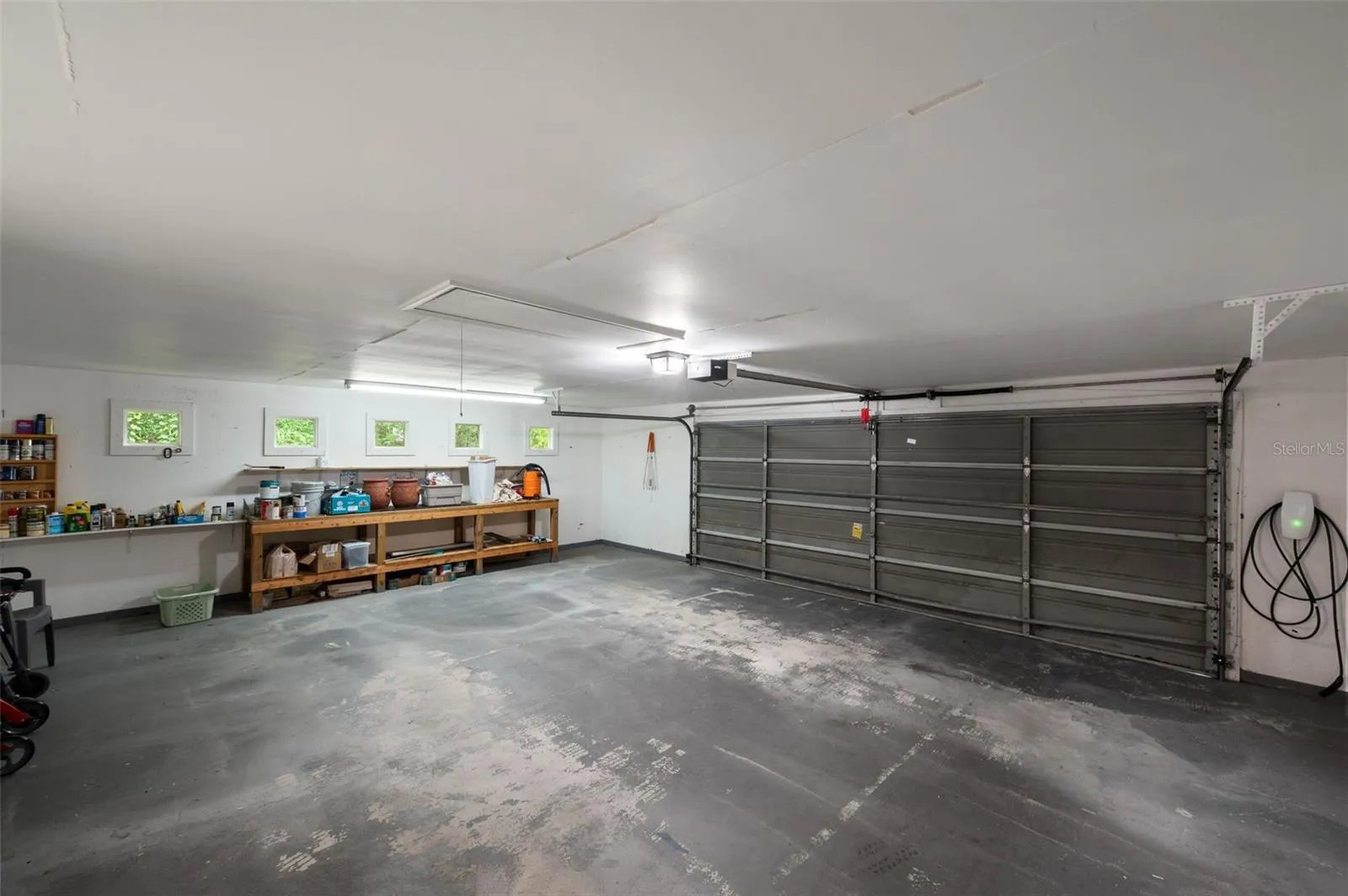 2 1/2 car garage