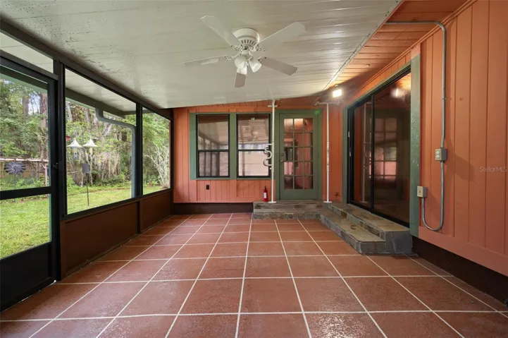 Screened in Lanai