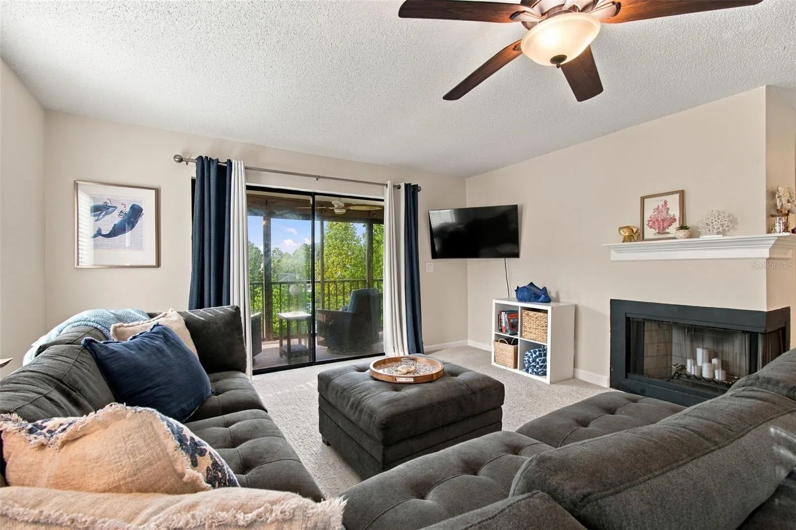 Perfect to entertain inside or on screened lanai