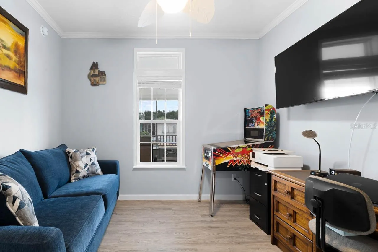 Office/Den/BR 4