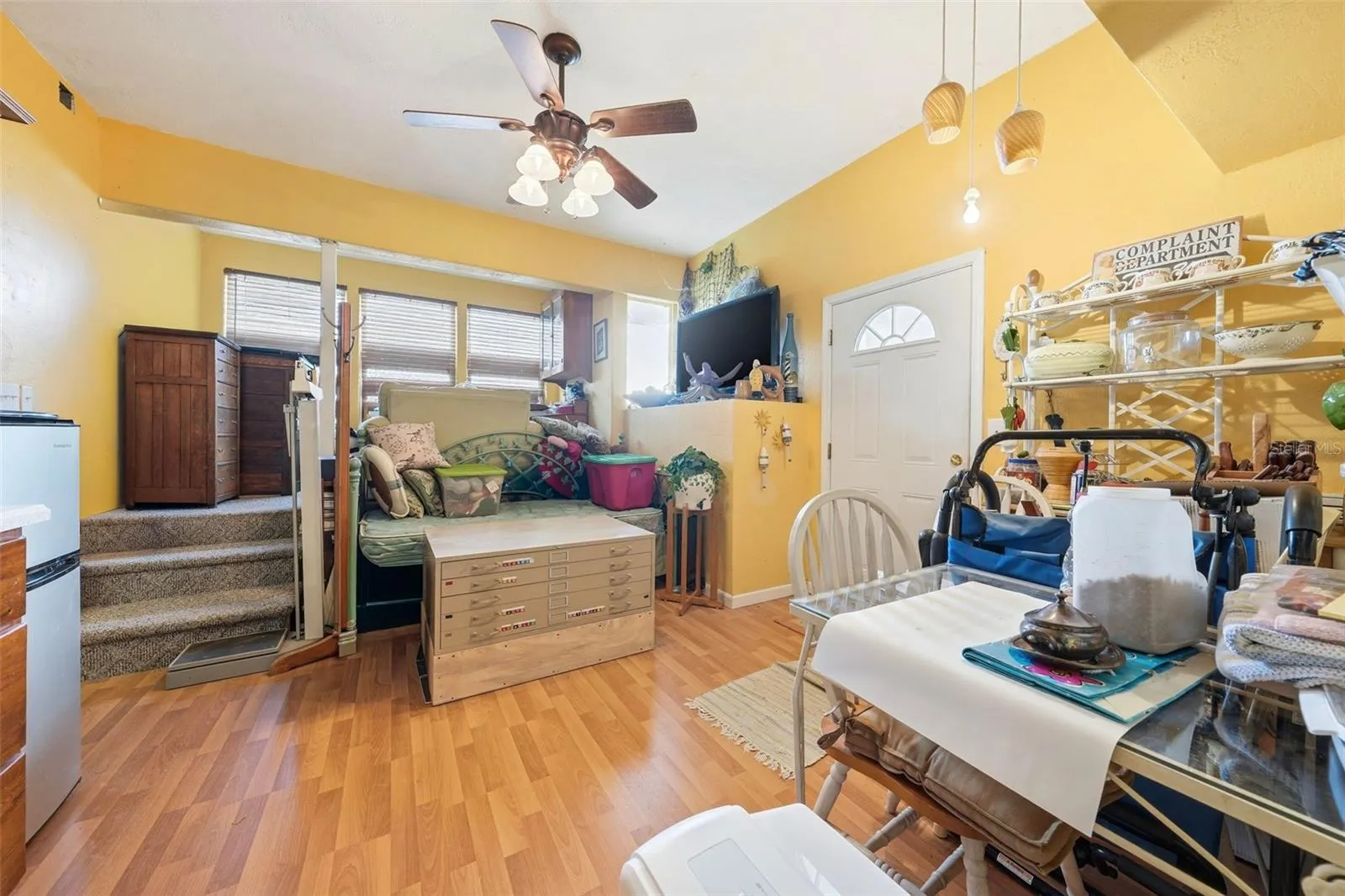 Living/kitchen area