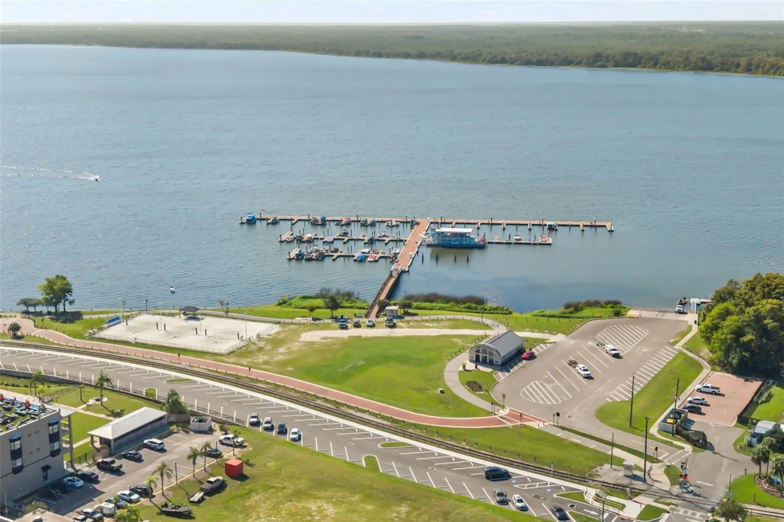 Downtown Tavares marina