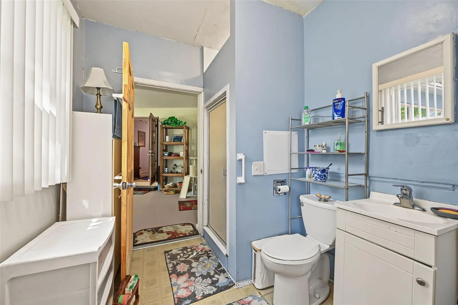 2nd Bathroom &amp; Laundry