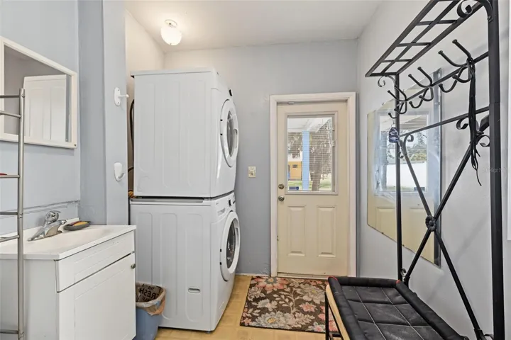 2nd Bathroom &amp; Laundry
