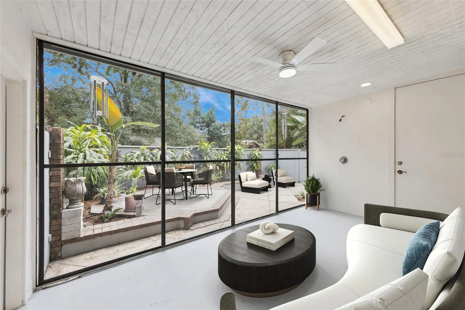 Virtual staged -  patio