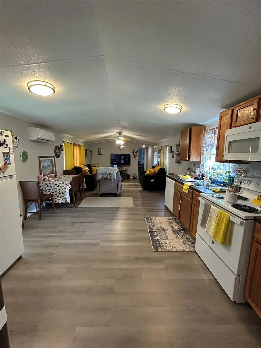Kitchen, living room