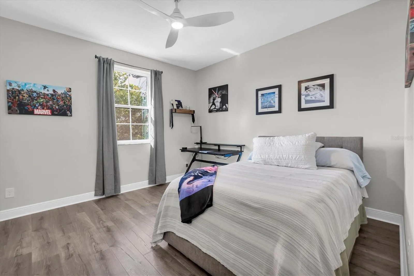 Guest bedroom w/ ensuite