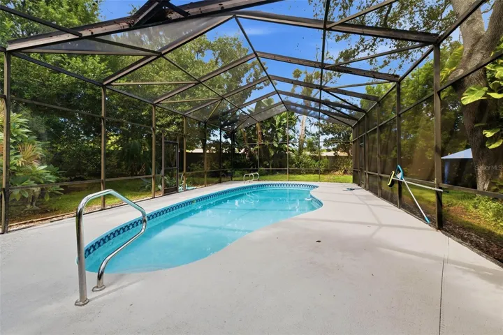 covered patio to pool