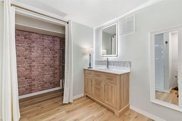 in law suite bathroom
