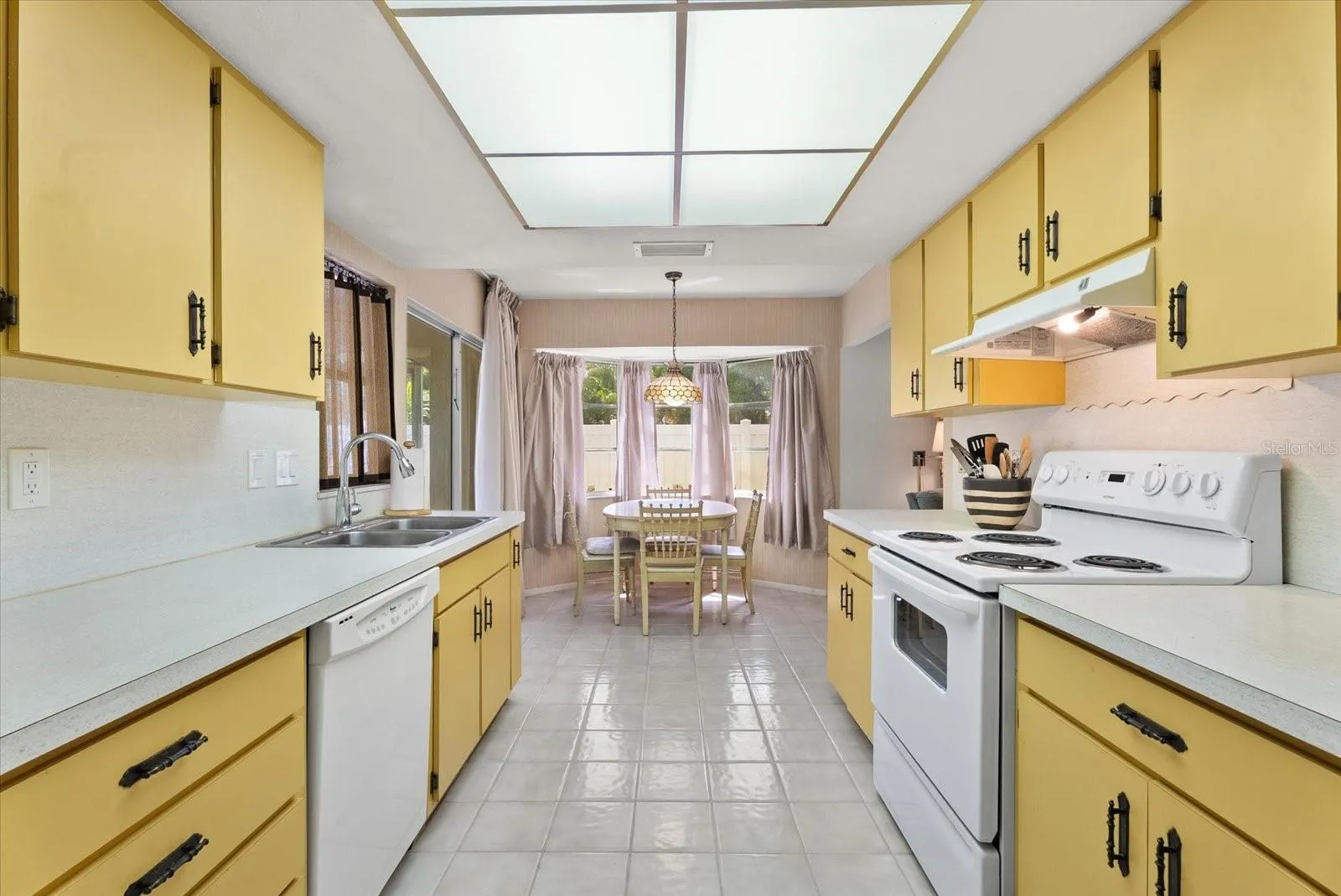 Kitchen with breakfast room.