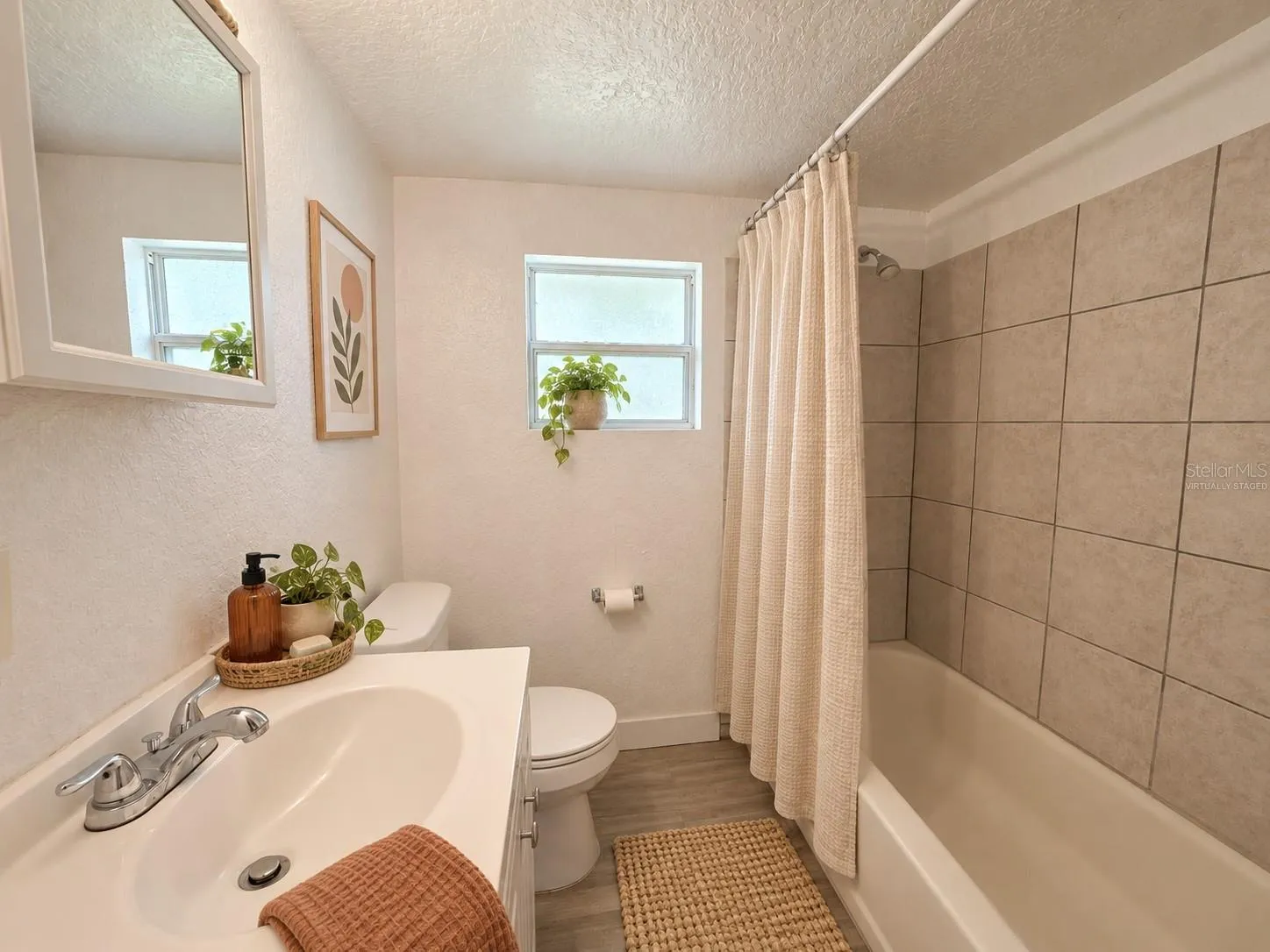 Primary Ensuite Bathroom - - virtually staged