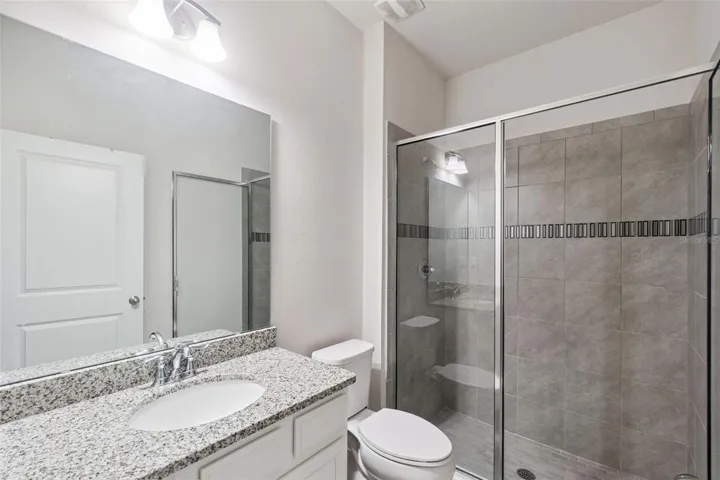 1ST FLOOR FULL BATHROOM