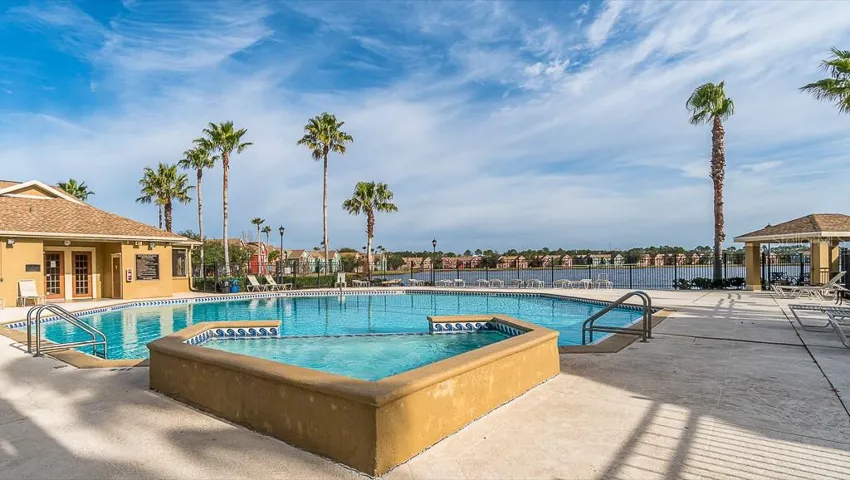 Swimming Pool (Main)
