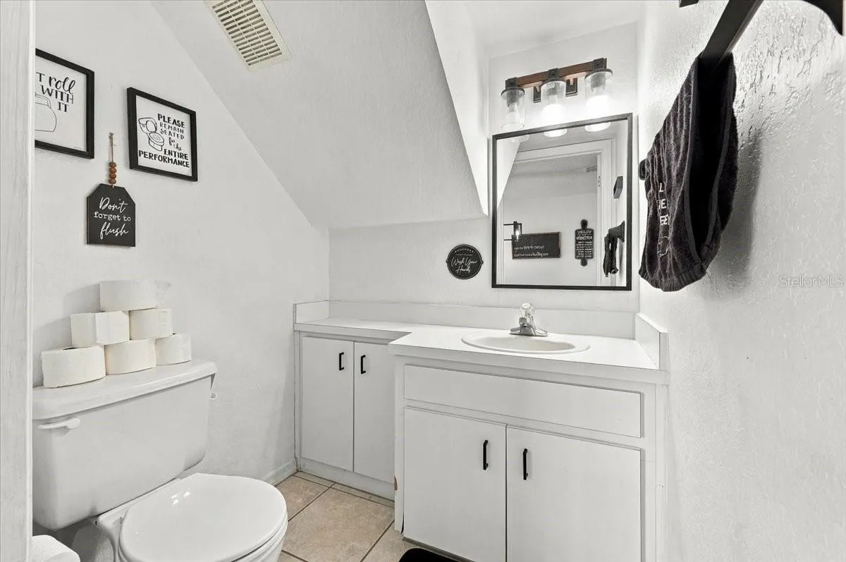 1/2 Bathroom 1st Floor