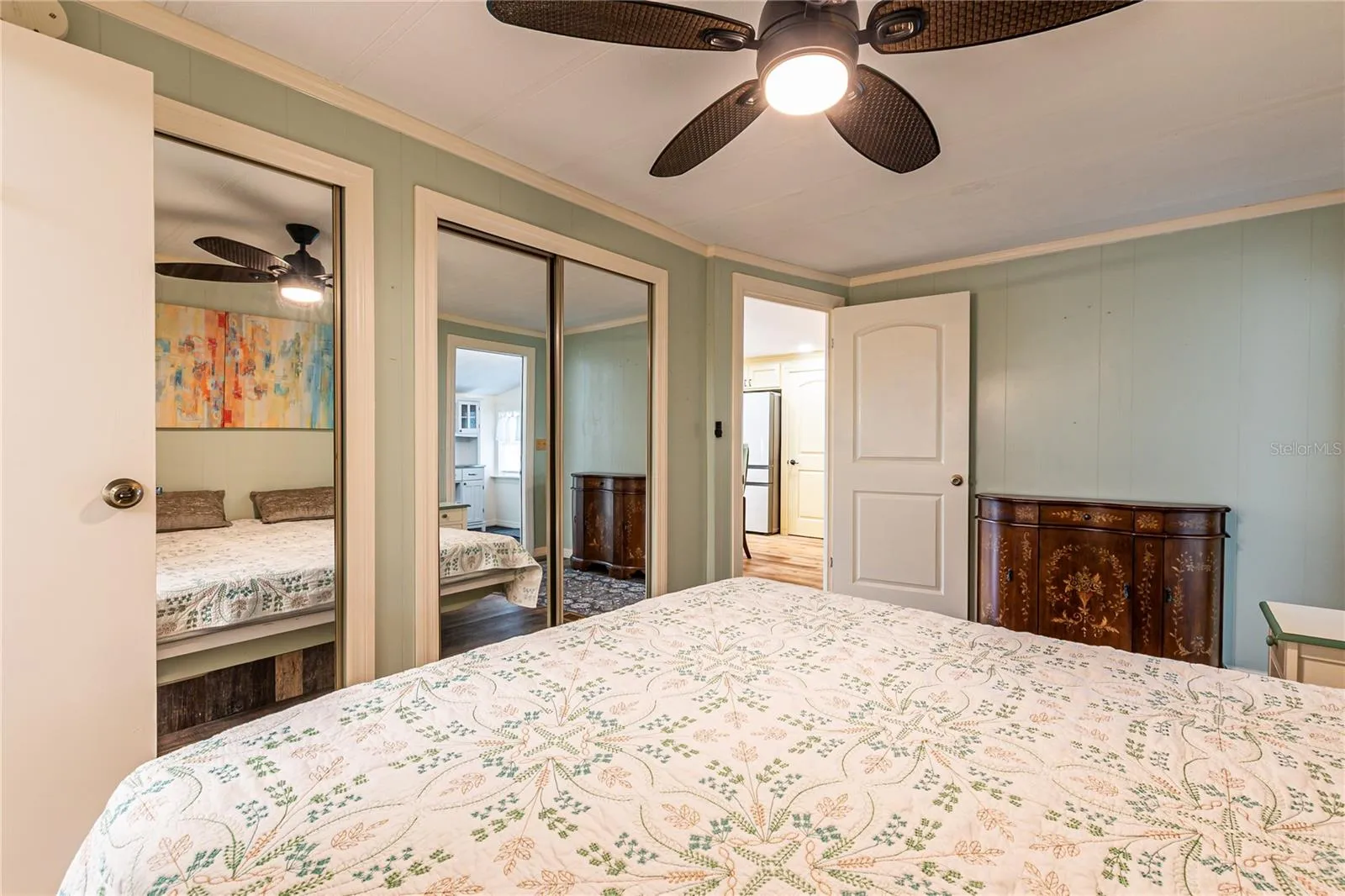 2nd bedroom
