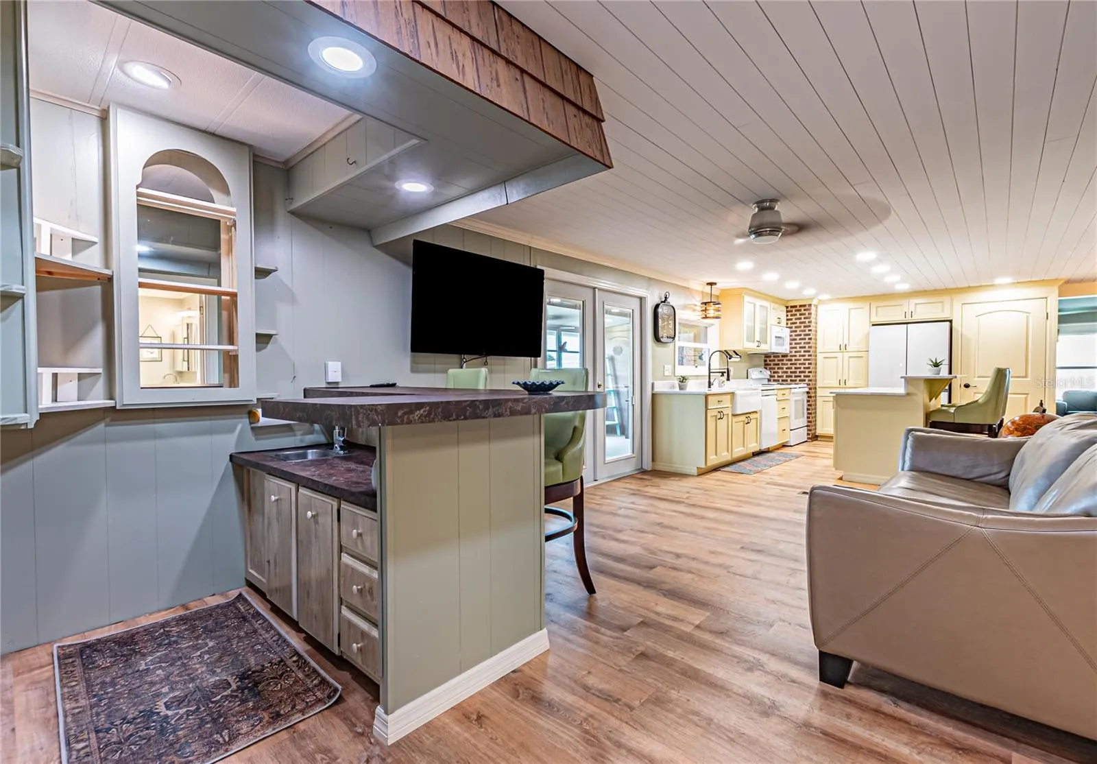 Wet bar
